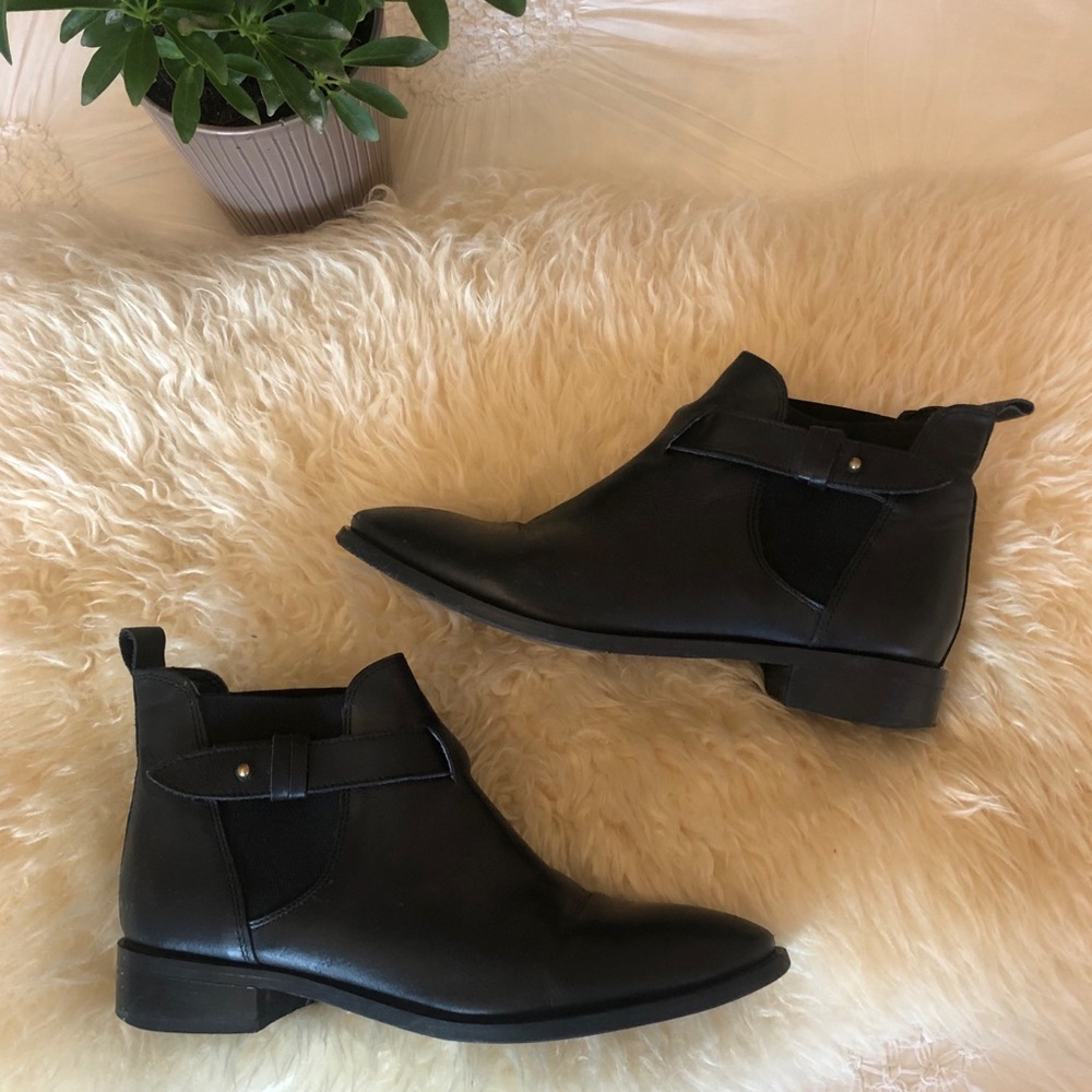 TOPSHOP CHELSEA BOOTIES